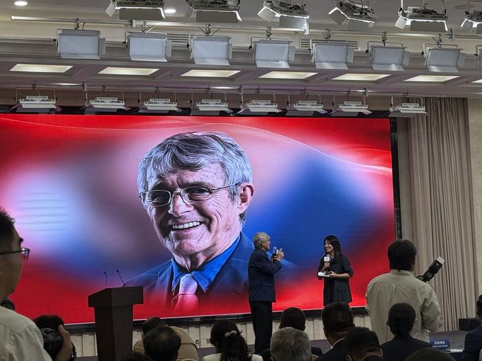 若再次执教中国队如何进世界杯，米卢：要有梦想，要去努力